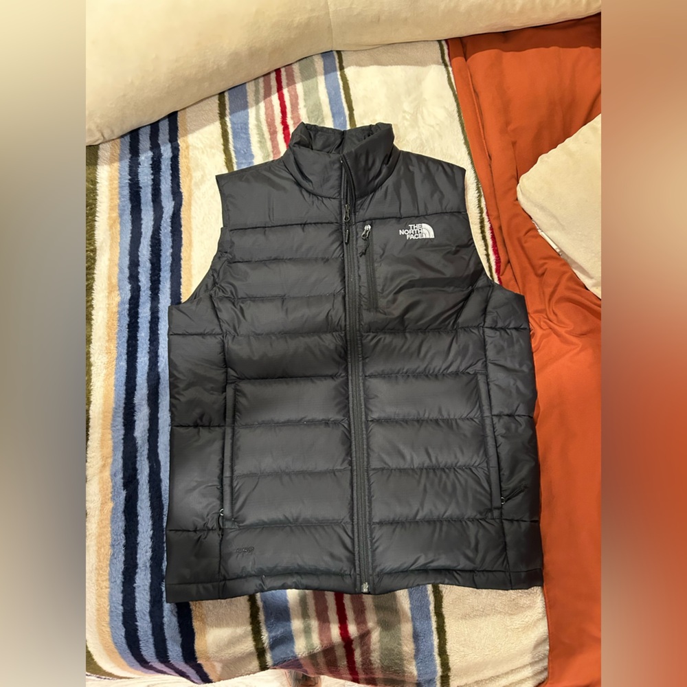 Men’s Northface vest